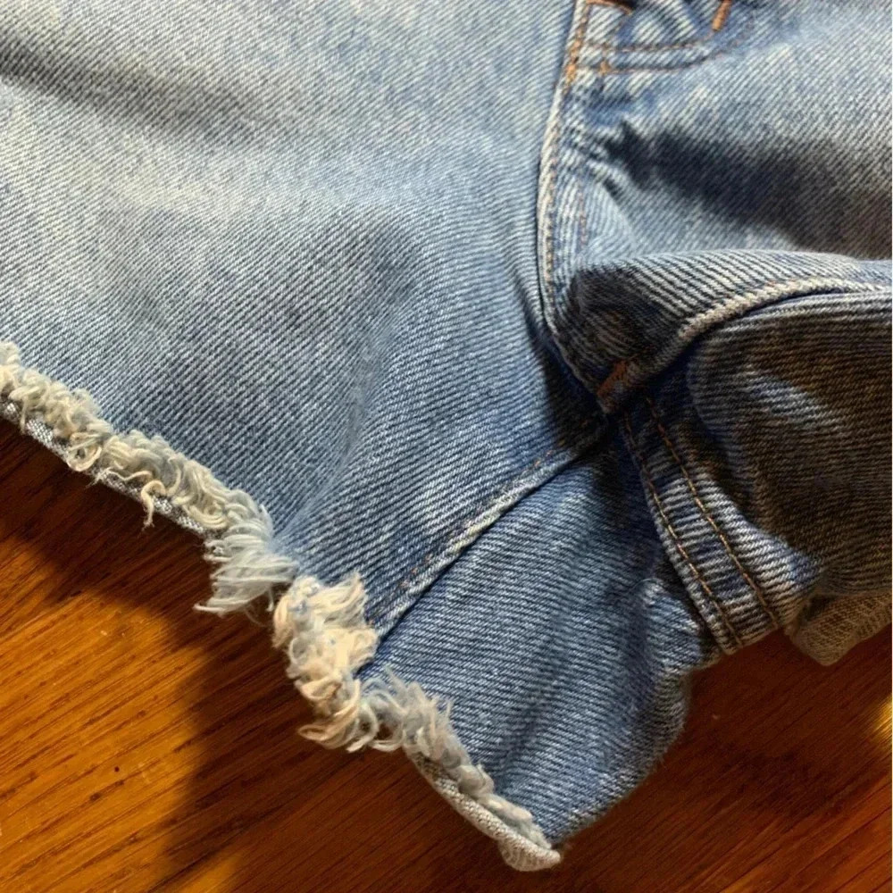 Madewell Lightly Distressed Blue Relaxed Denim Shorts Size 29 - Picture 7 of 7